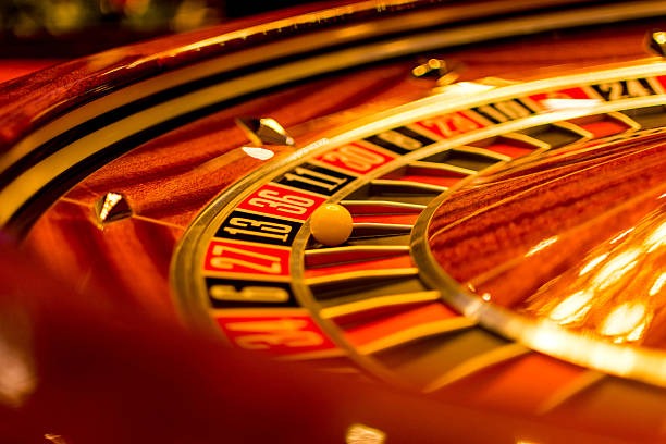 Live Baccarat table with dealer and real-time video stream